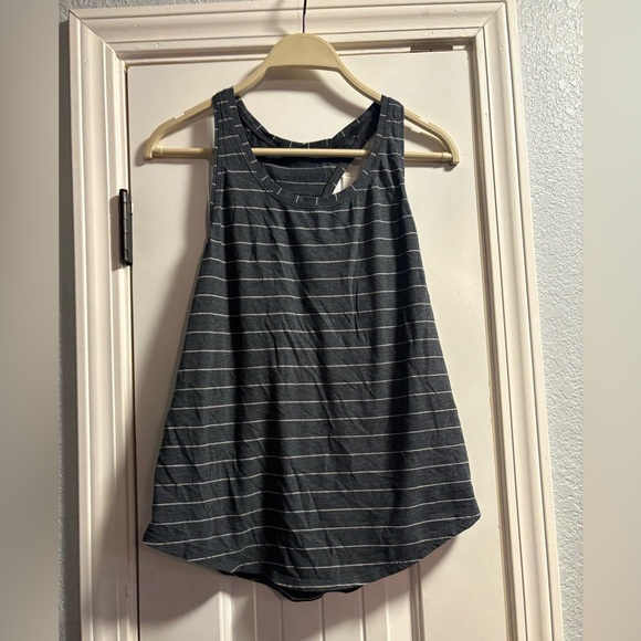 lululemon athletica Tops - Lululemon Love Pleated Tank Womens Small Striped Sleeveless Workout Activewear